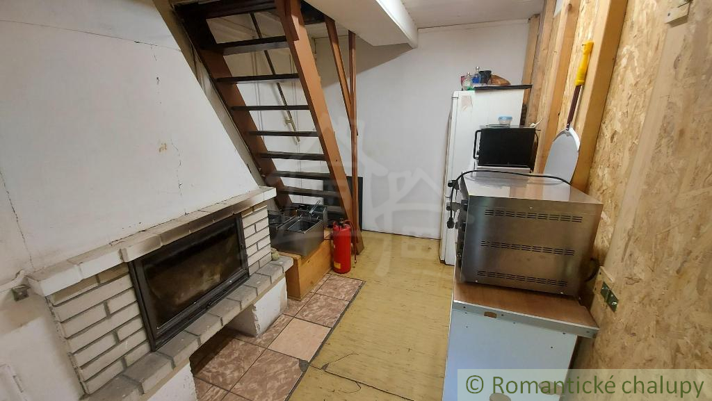 Chata na vlastnom pozemku obklopená lesmi Myjavské kopanic - 4