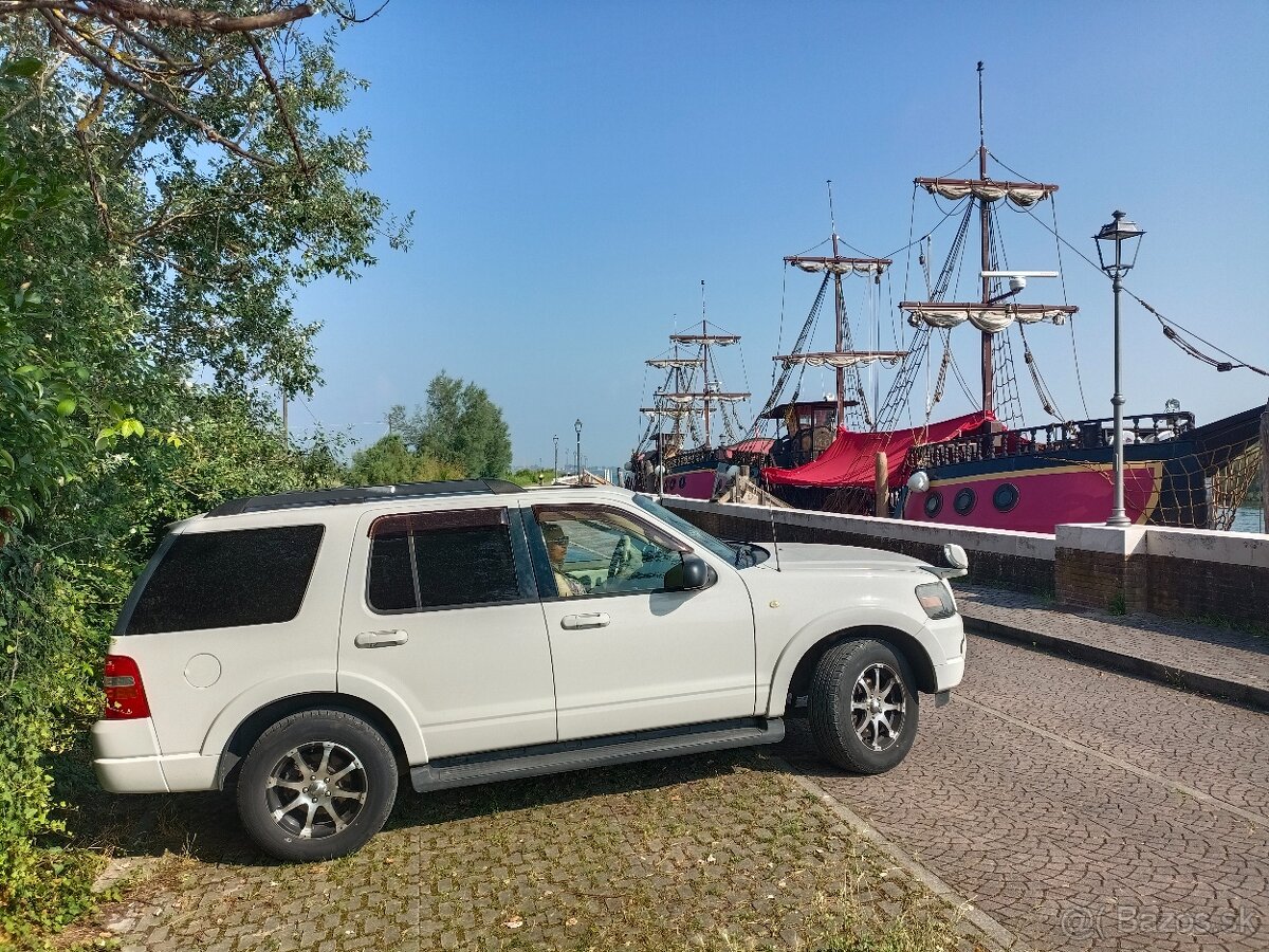 Ford Explorer XLT - USA / Japan