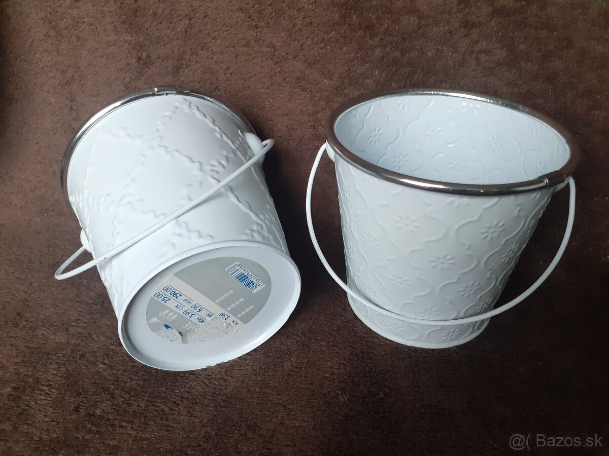 Kovové závesné biele kvetináče - vedierka - 4