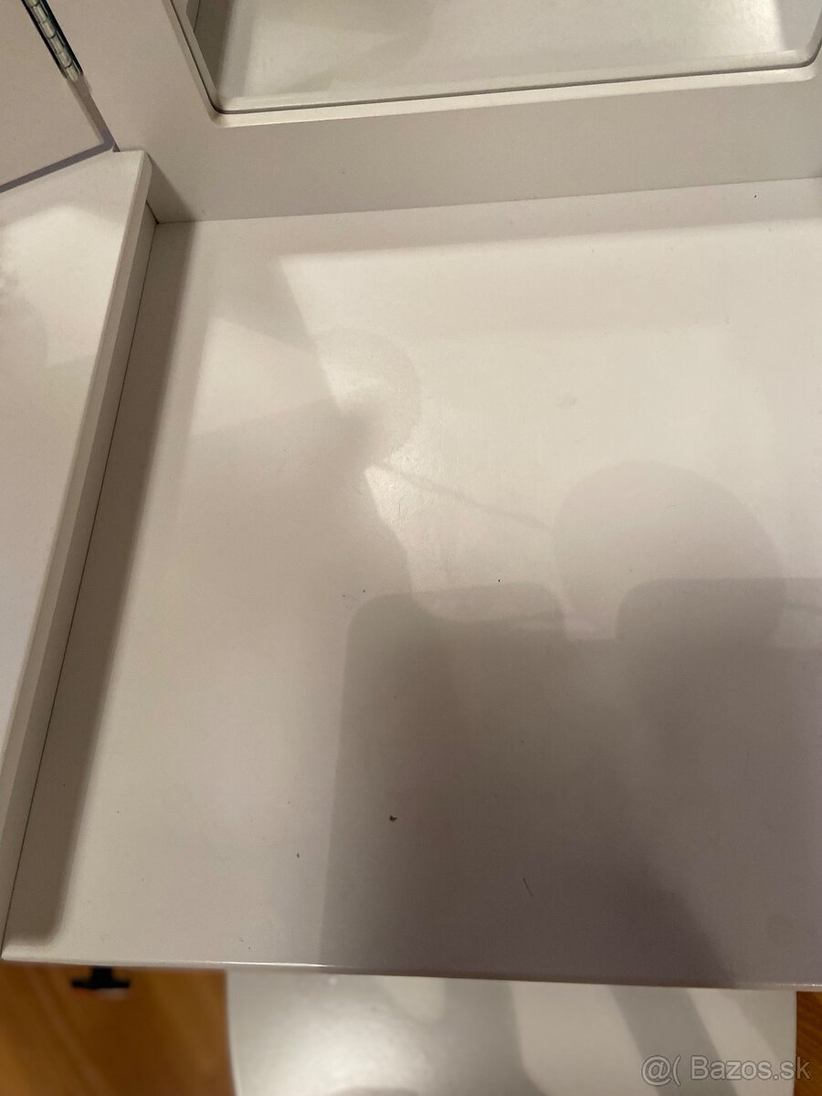 Detský kozmetický stolík - 4