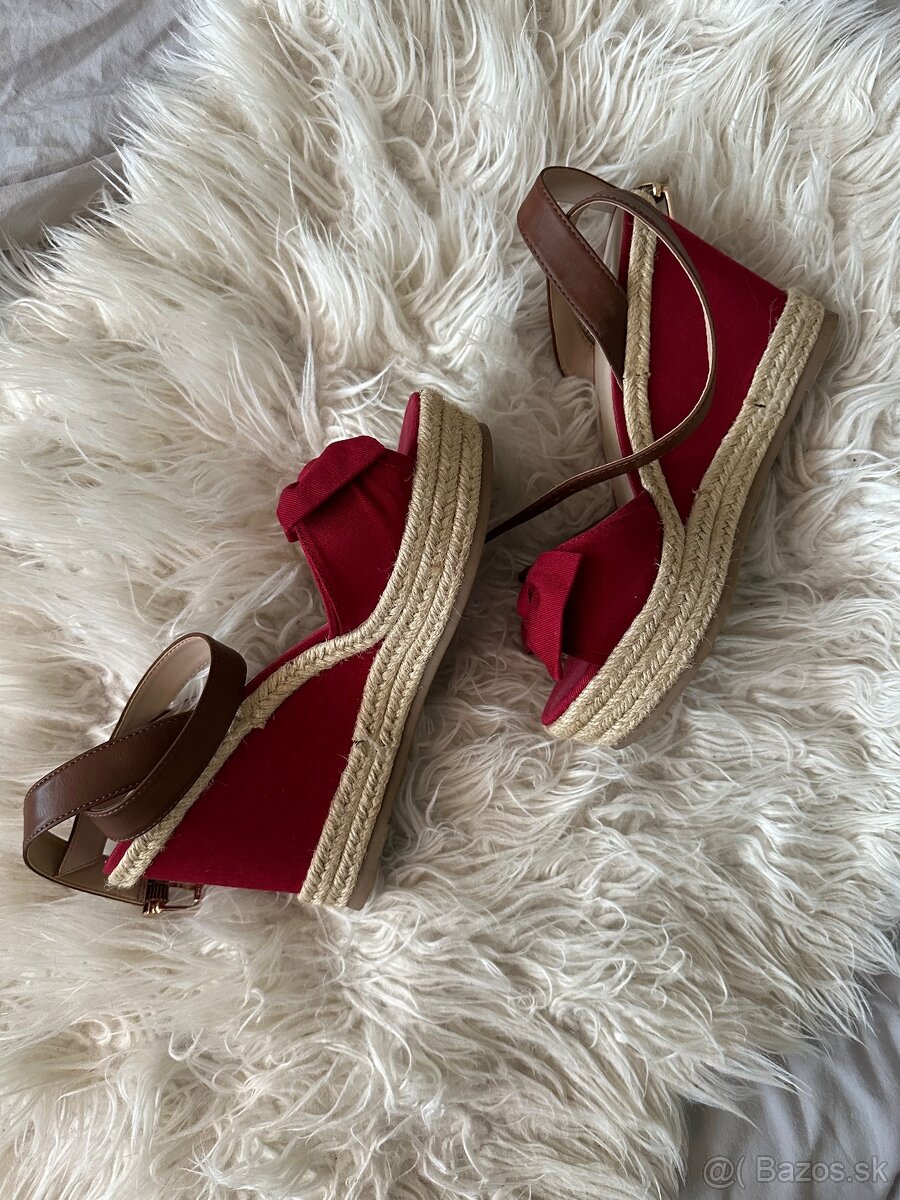 Predam dámske sandále - 4