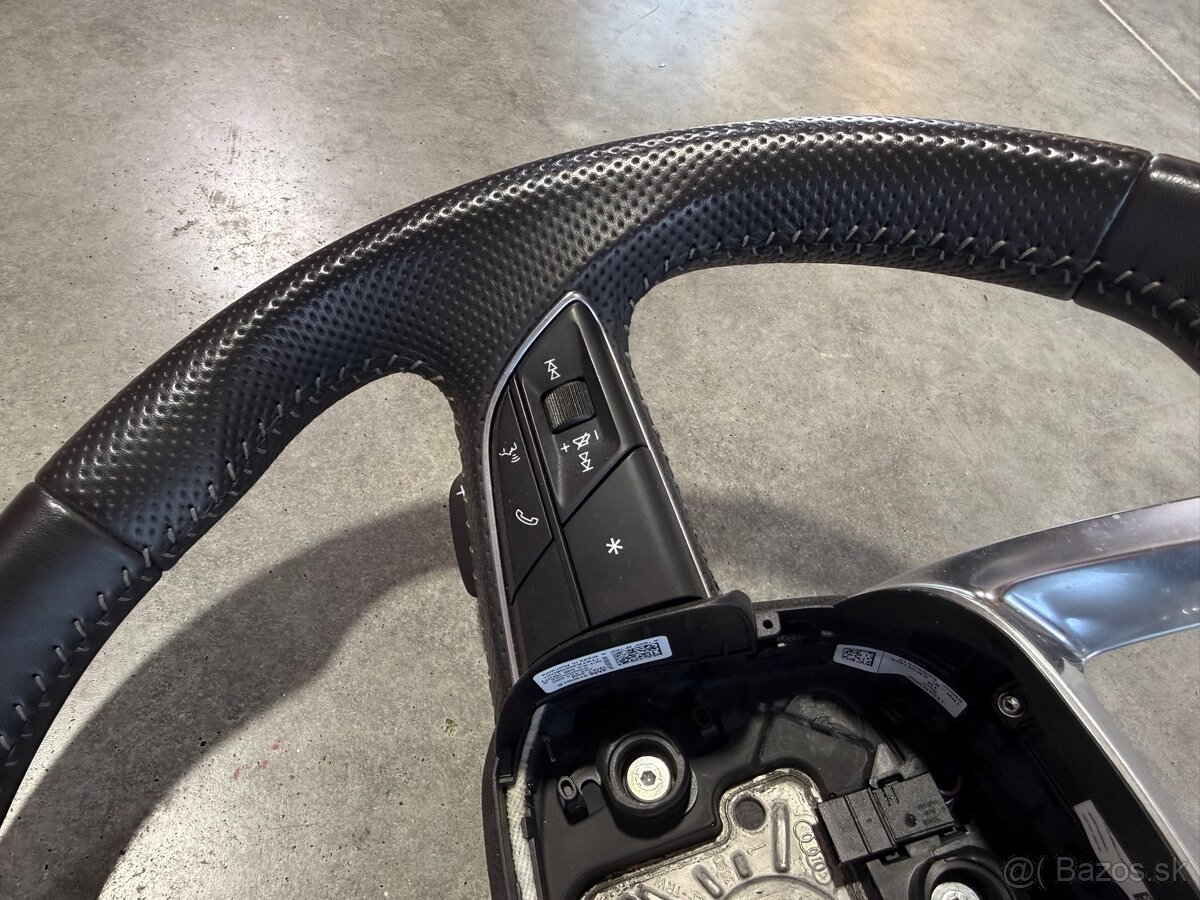 AUDI S-line volant - 4