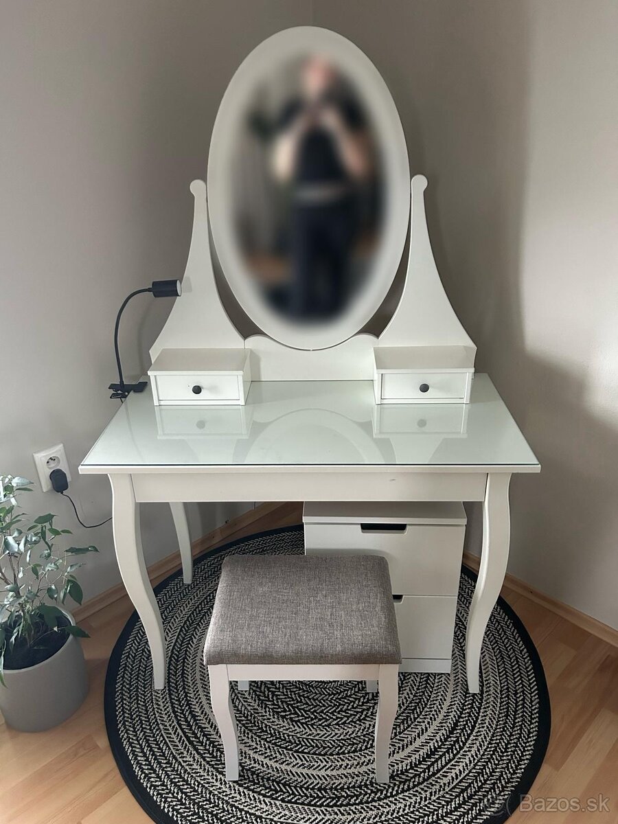 Kozmetický stolík - 4
