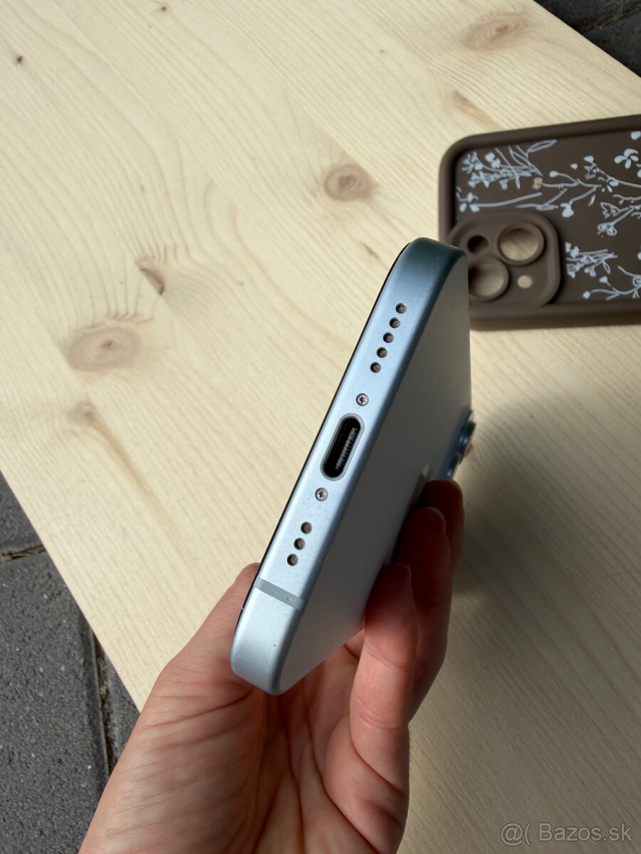 iPhone 15 - 4