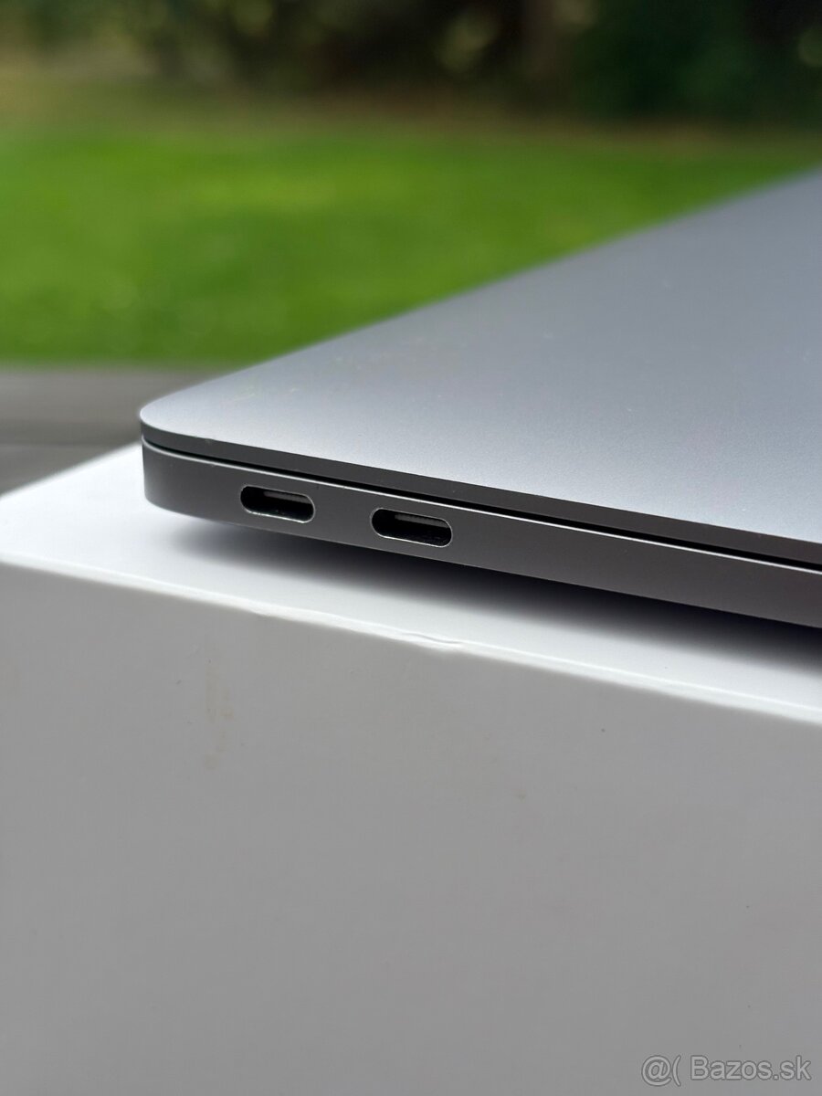 MacBook Air 13” 2019 - 4