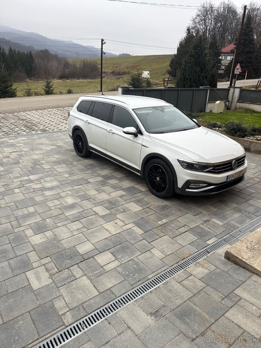 Volkswagen Passat Alltrack 2.0 TDI 140 kW 4Motion DSG - 4