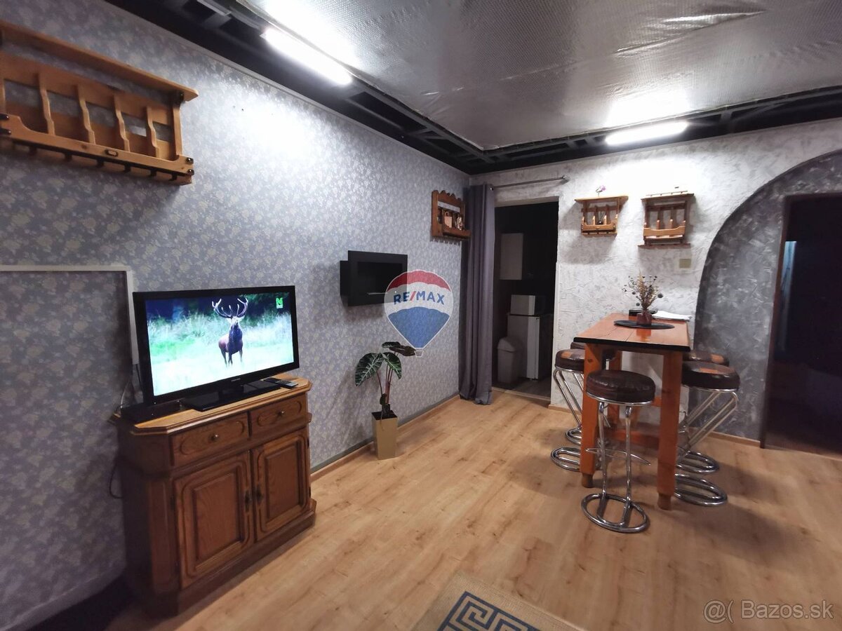 Zrekonštruovaná 2 podlažná obchodná budova, 1200m2, Dlhé nad - 4