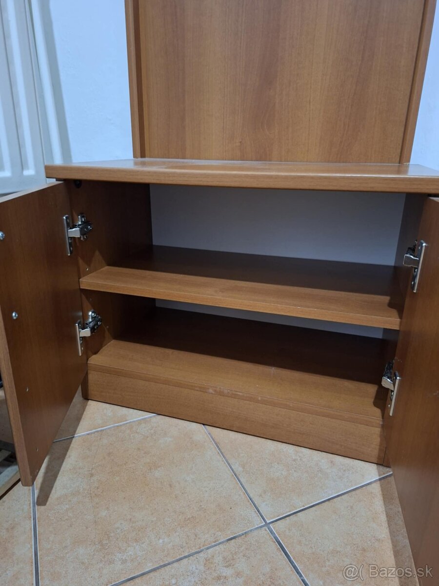 Skriňa vešiak botník - 4