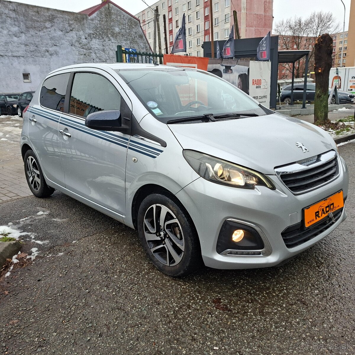 Peugeot 108 1,2 PureTech Allure TOP - 4