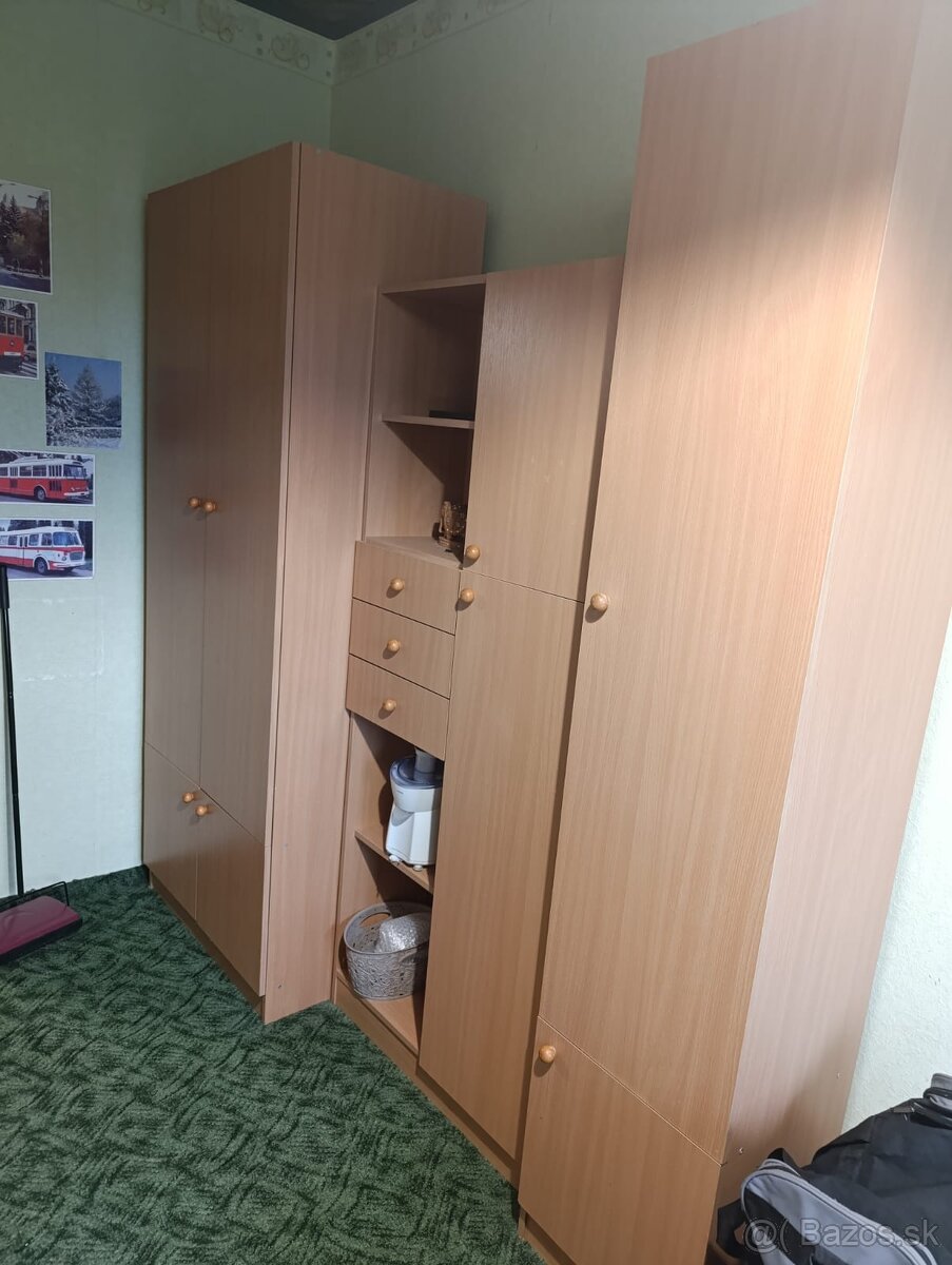 Študentská skriňa. - 4