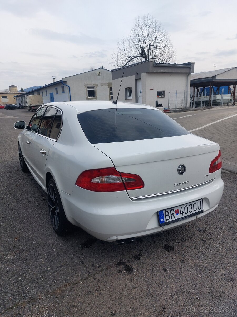 Škoda Superb - 4
