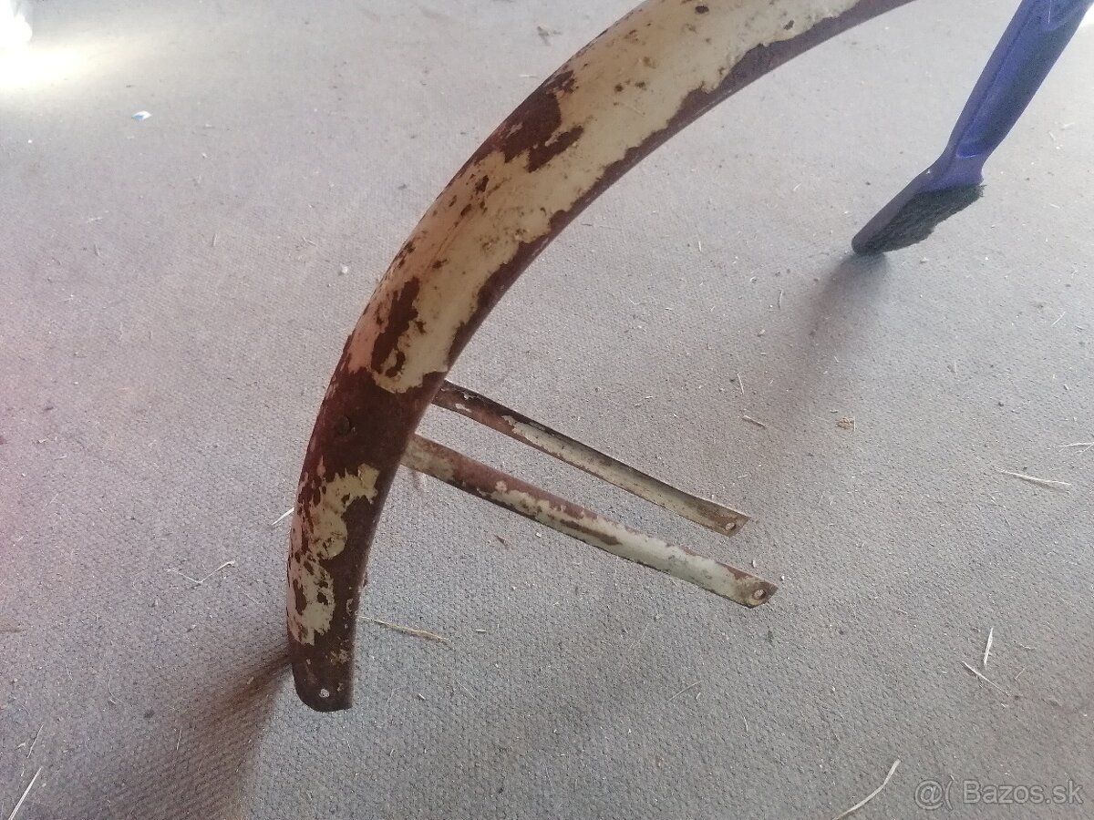 Zadný blatník na Stadion s11 - 4