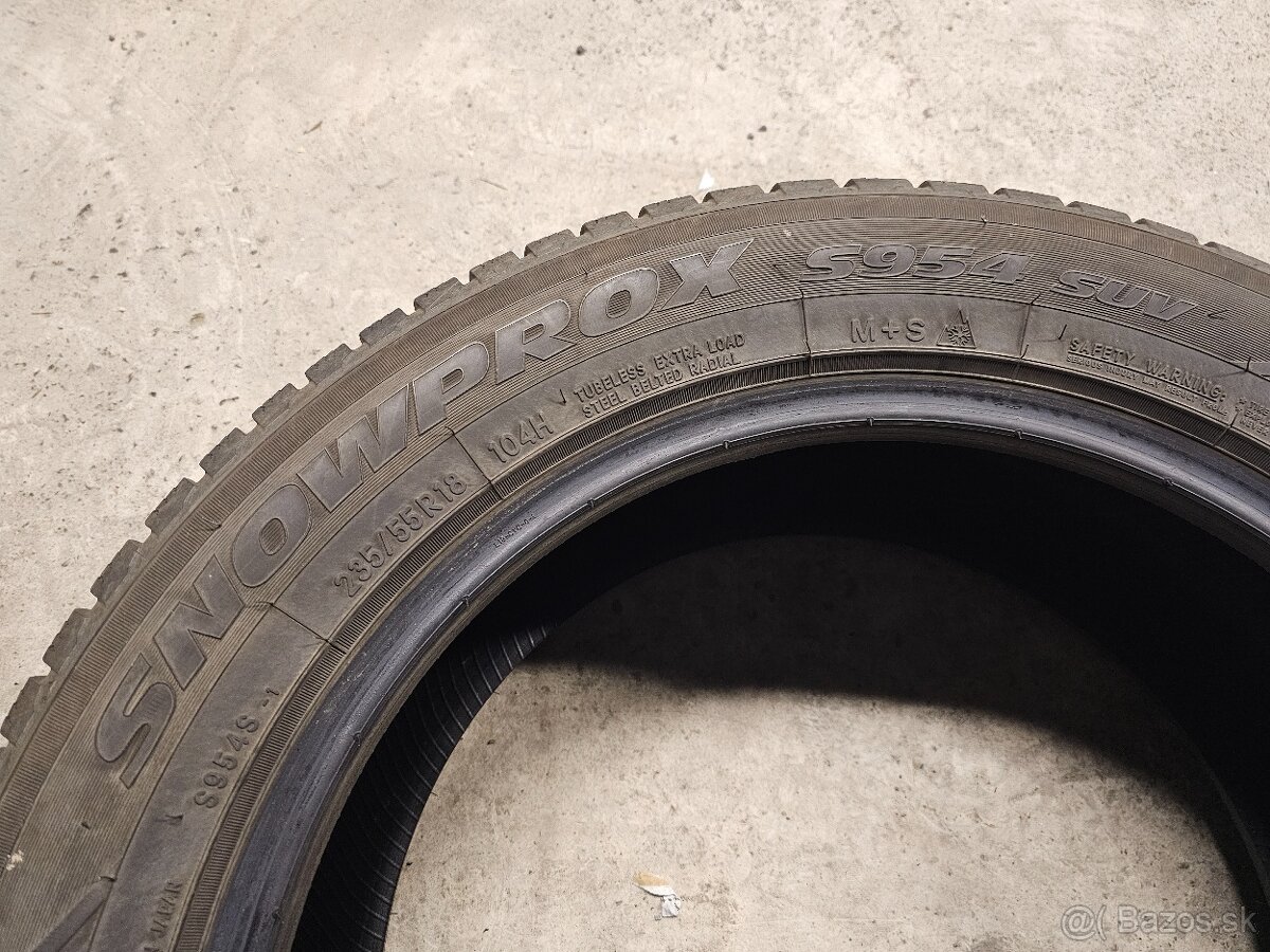 235/55R18 - 4
