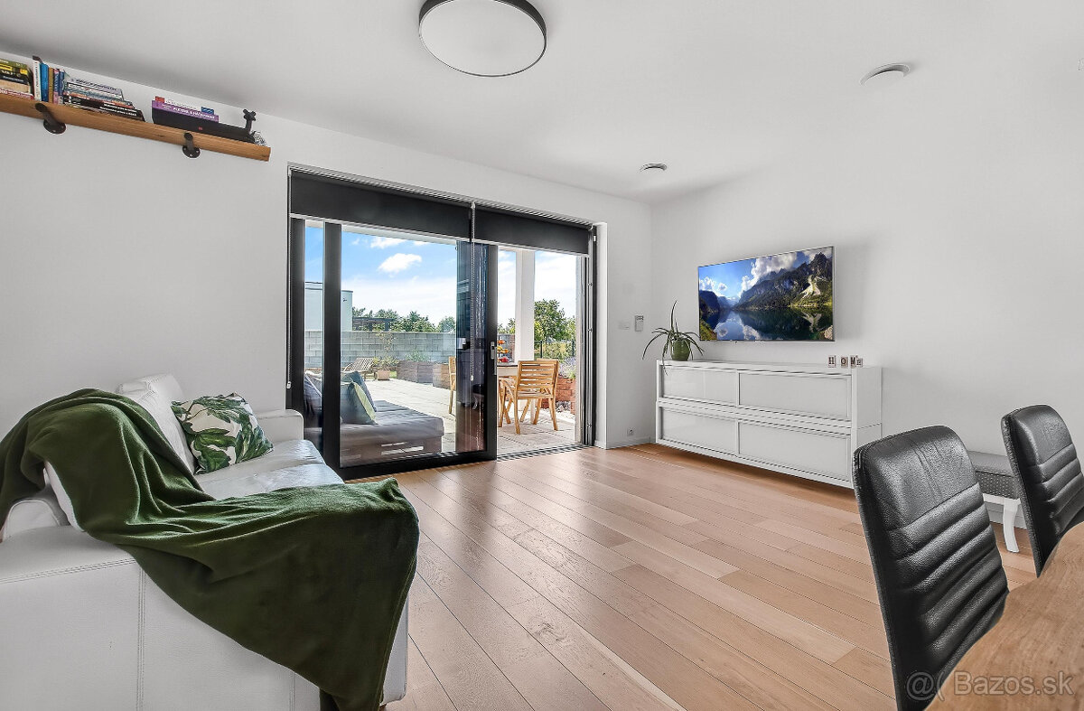 Slnečný RD s výhľadom na greeny v Residencii - 4