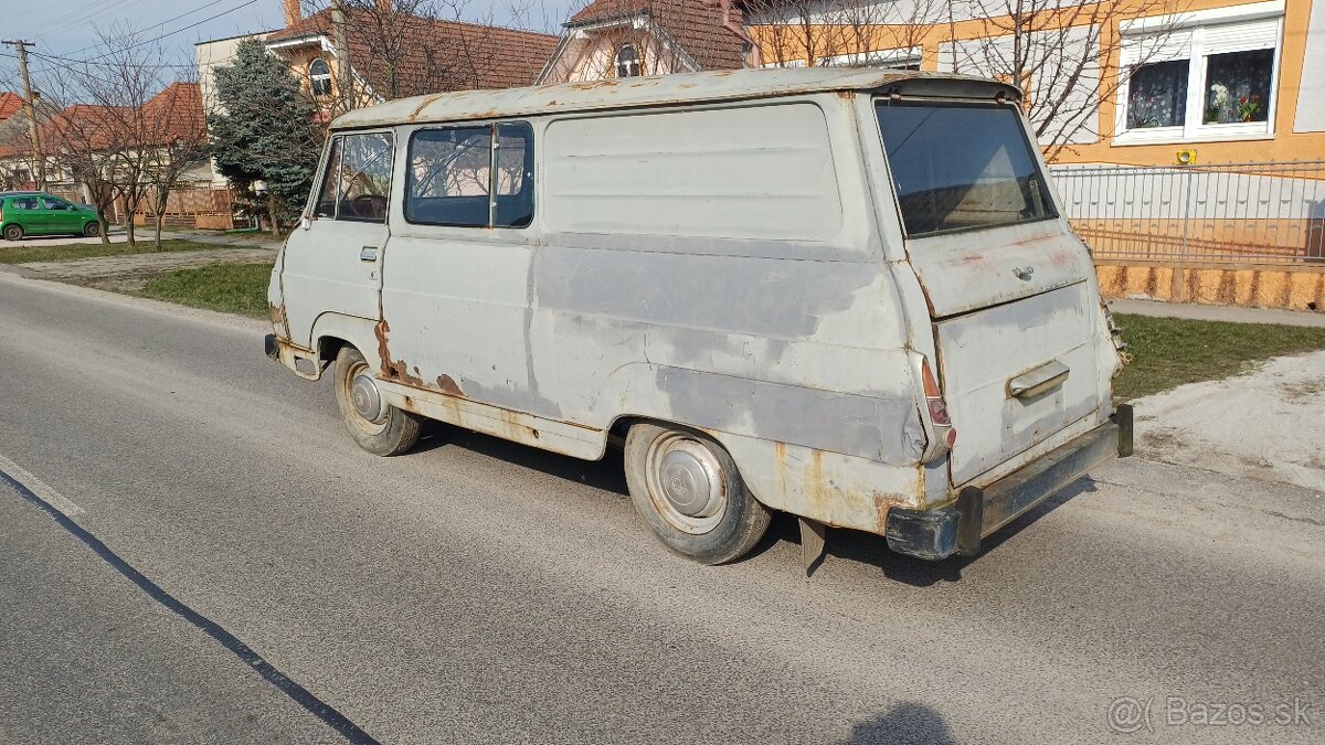 Škoda 1203 zo šiltom - 4