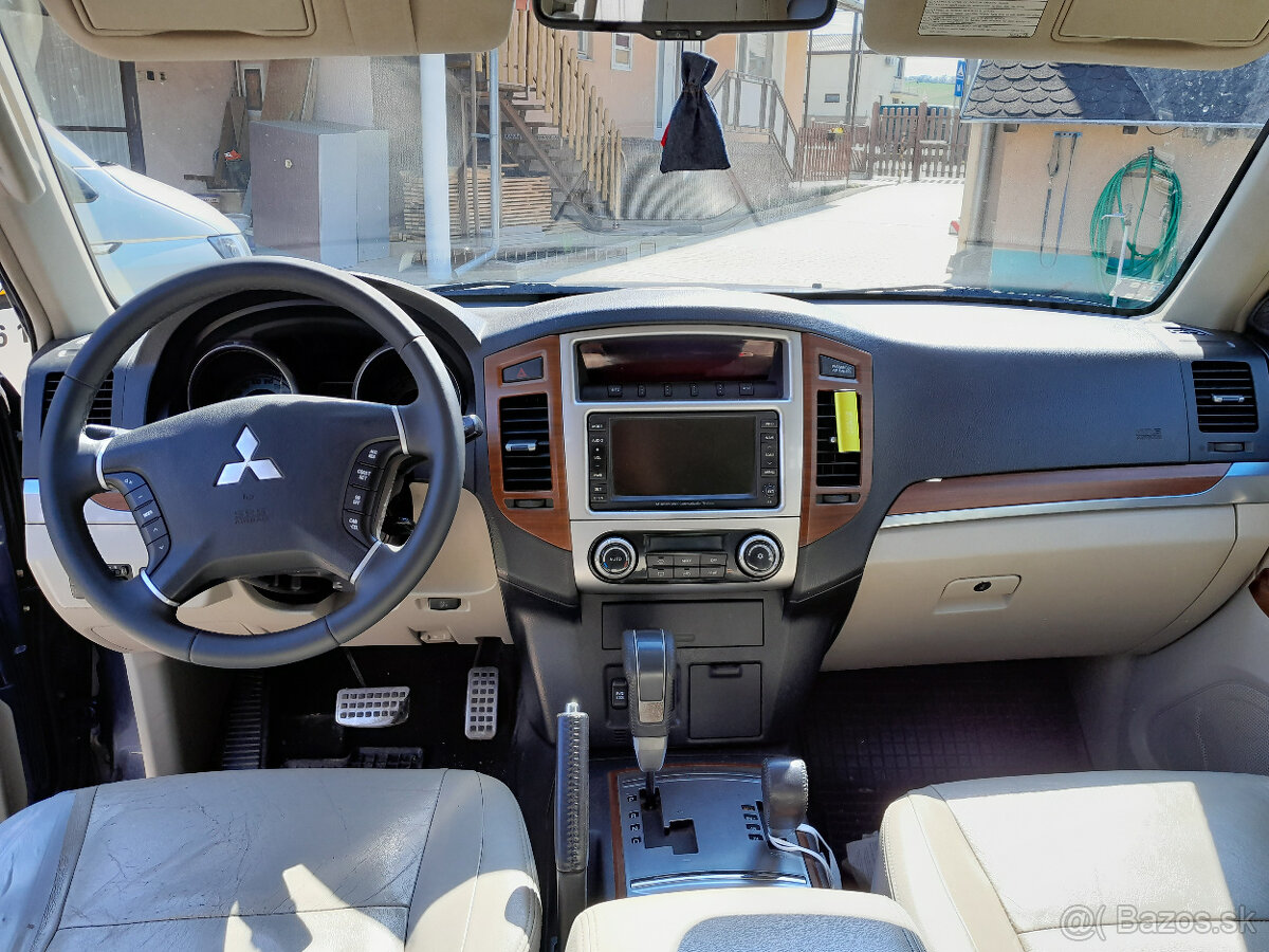 Pajero IV,V80 3.2DI-D 125KW A/T