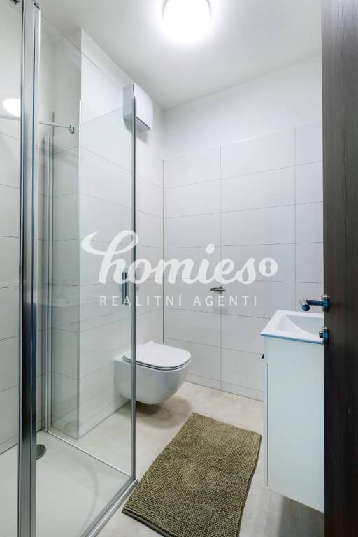 PRENÁJOM 3 izbový luxusný byt priamo v centre Nitry s parkov - 4