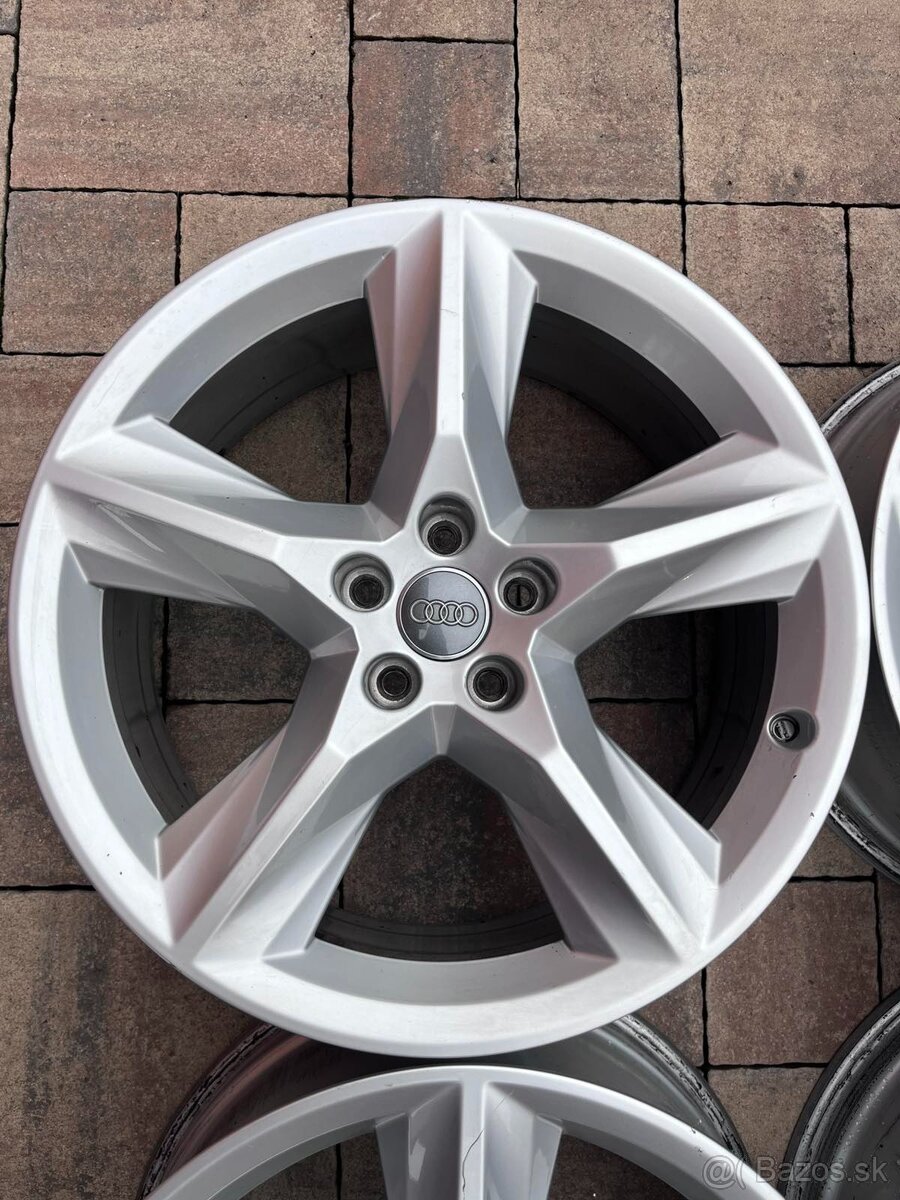 Predám org.hlinikové disky Audi/Vw---8Jx19-ET-28--5x112 - 4