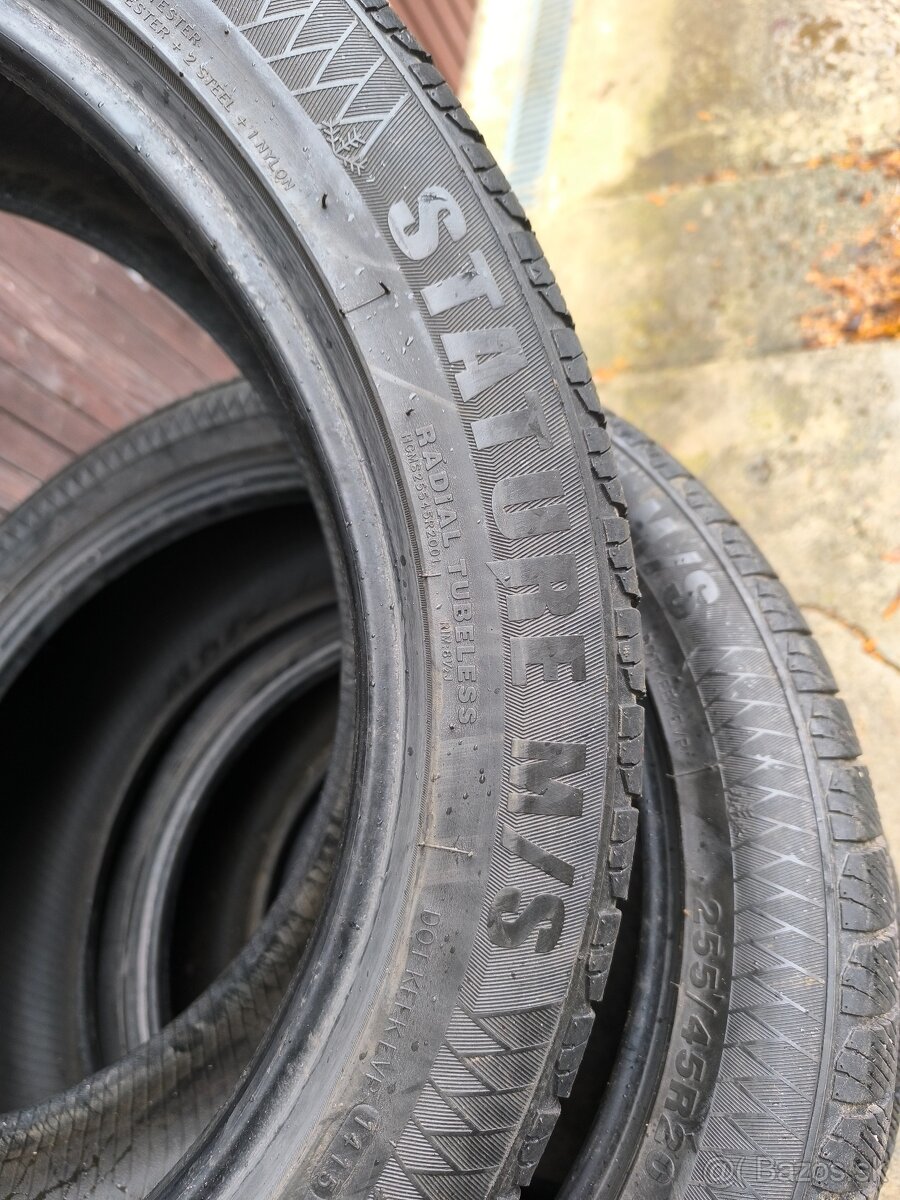 255/45 R20 - 4