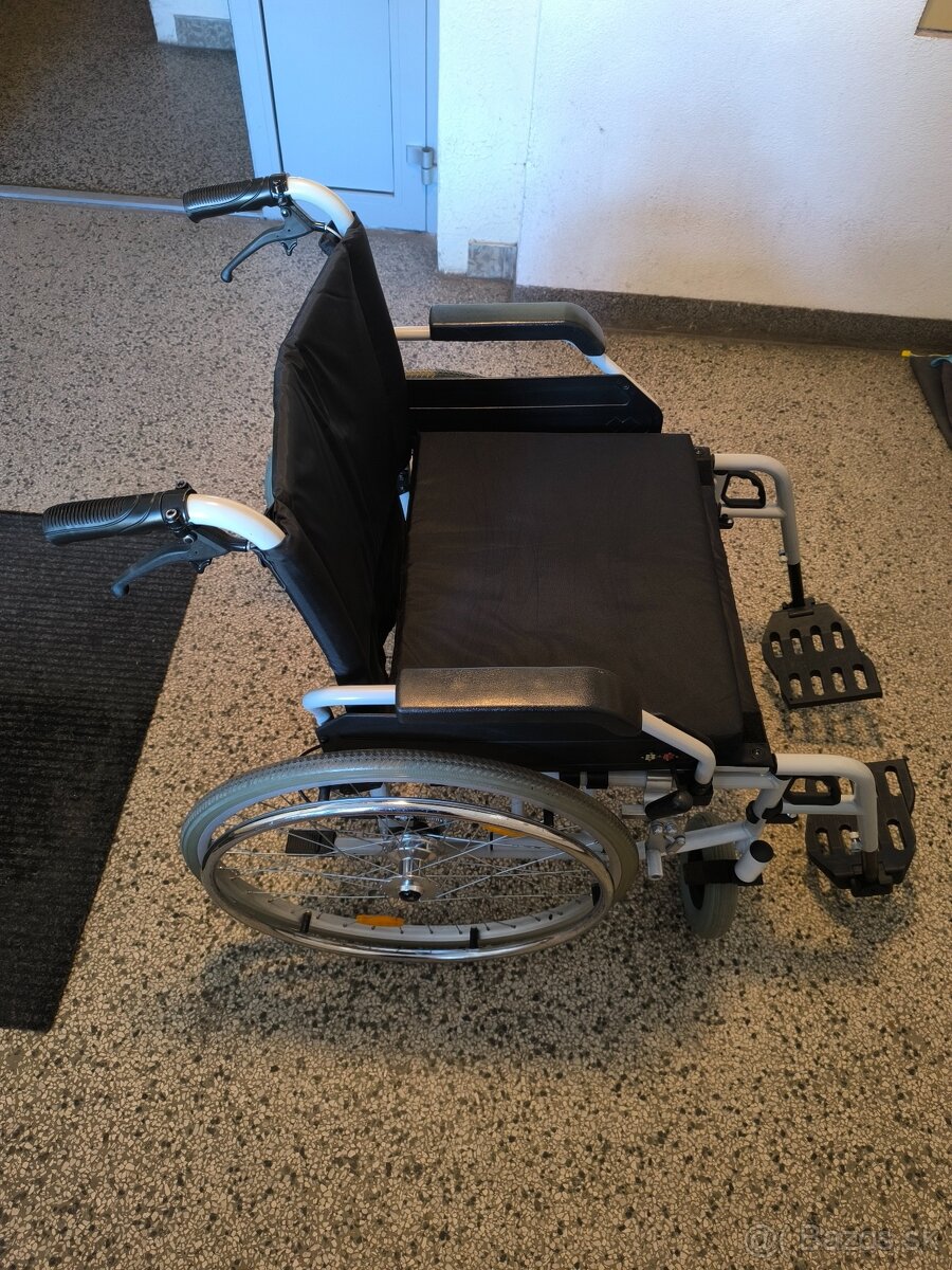 Mechanický skladací invalidný vozík - 4