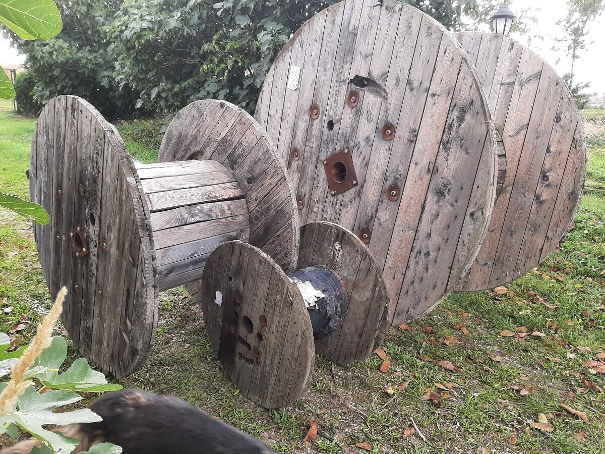 DREVENÝ BUBON DREVENÁ CIEVKA priemer 2 metre - 4