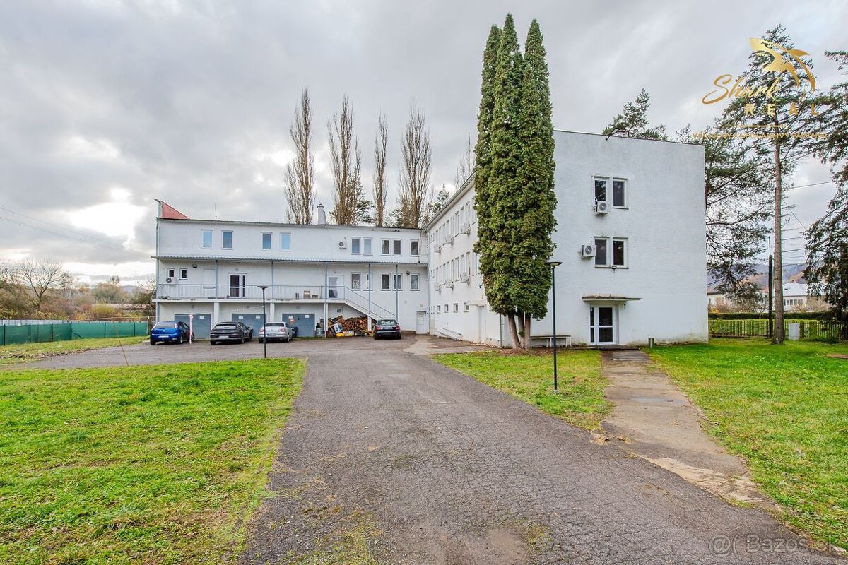 Na predaj ubytovací objekt v obci Koškovce – 26 izieb, parko - 4