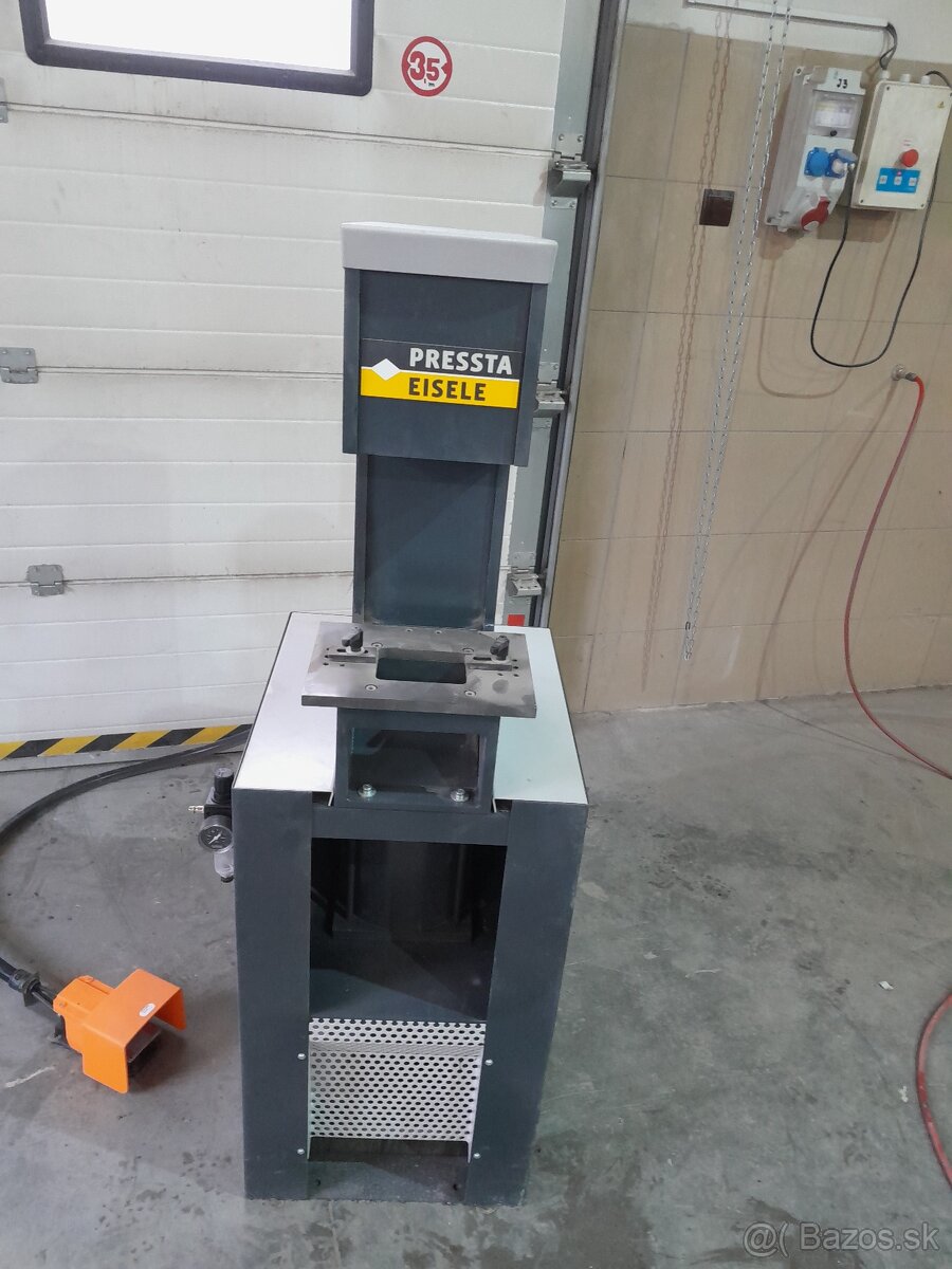 Predam vysekavací lis - 4