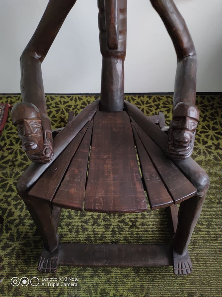 Predám krásne starožitné vyrezávané kreslo - 4