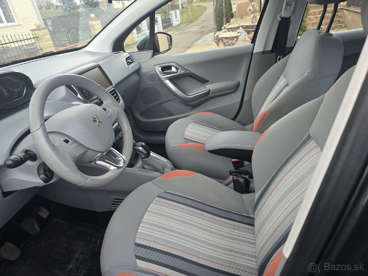 Predám Peugeot 208 1.2 benzín 45000km - 4