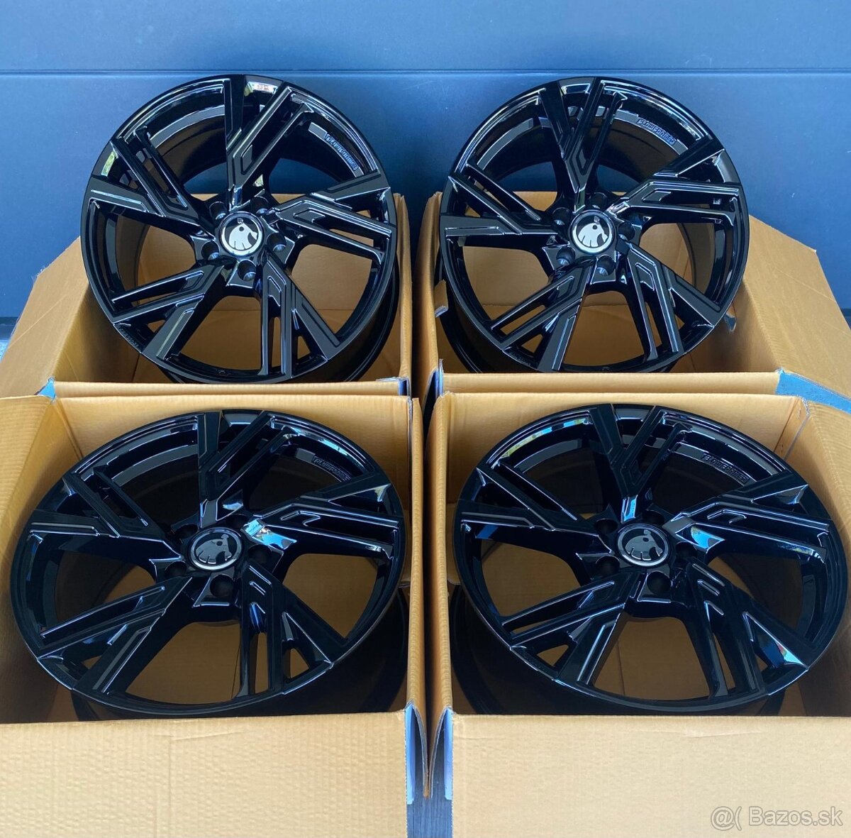 5x112 R18 MAM RS5 Black - 4