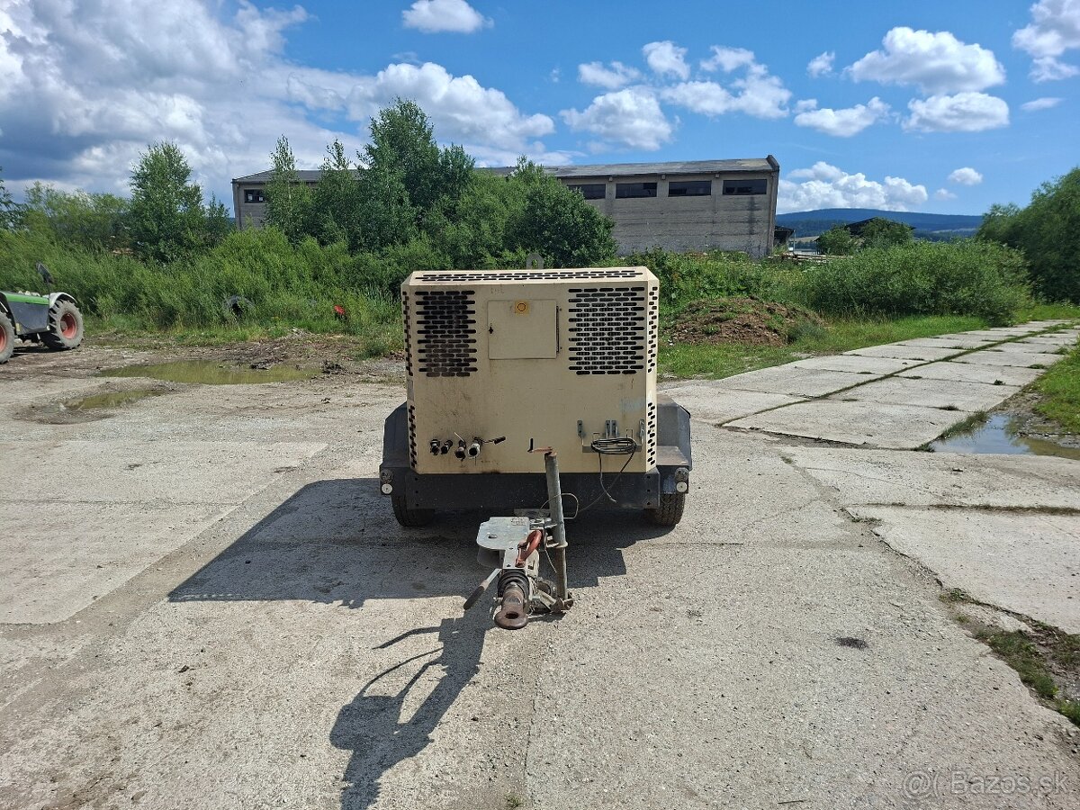Predám skrutkový kompresor Ingersoll Rand R1220F – 93 kW, 12 - 4