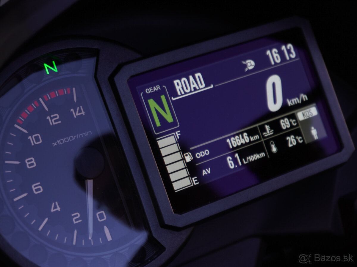 Kawasaki Versys 1100 SE - 4