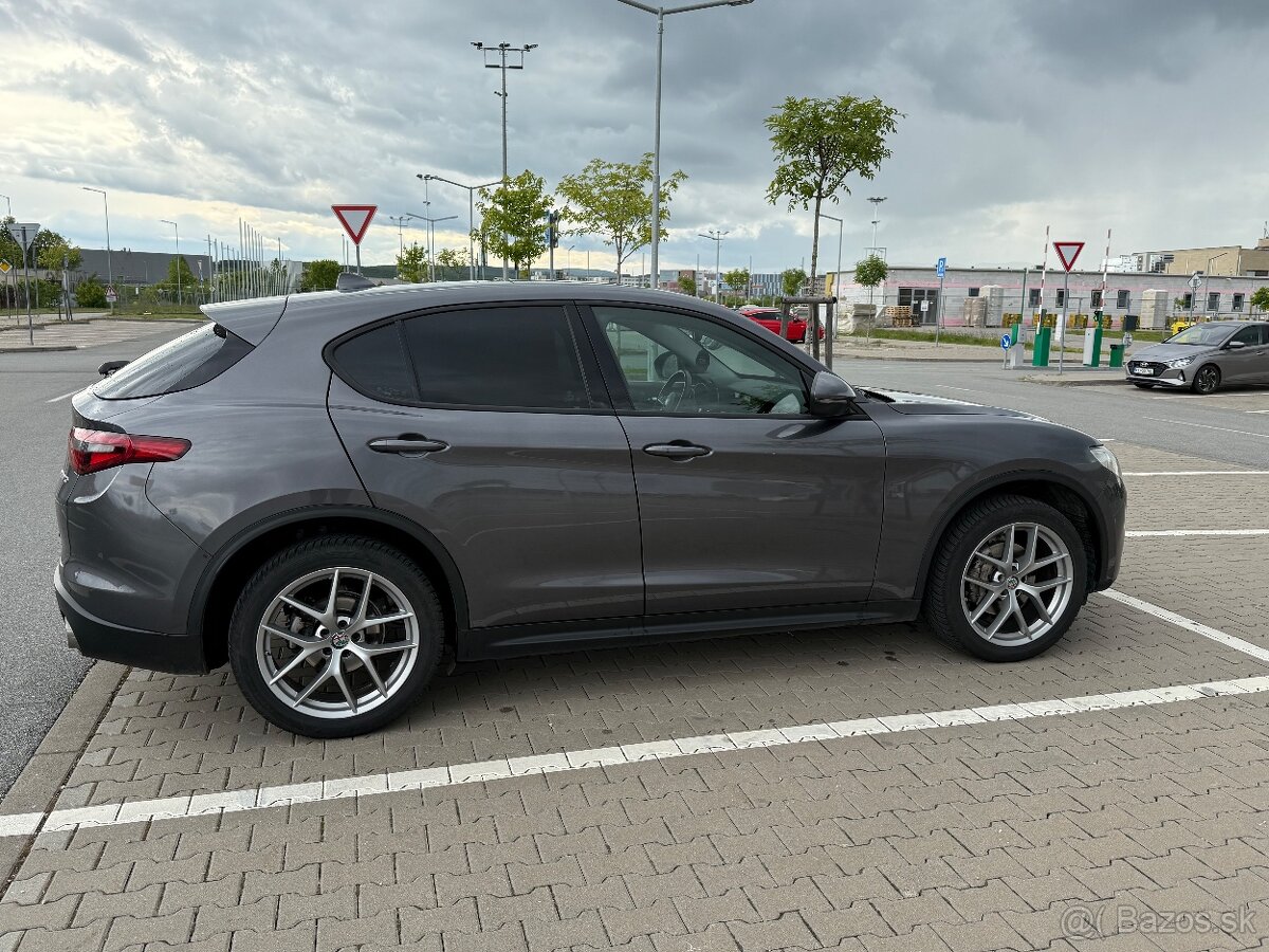 Alfa Romeo Stelvio 2.2 jtd 210 koni Q4 - 4