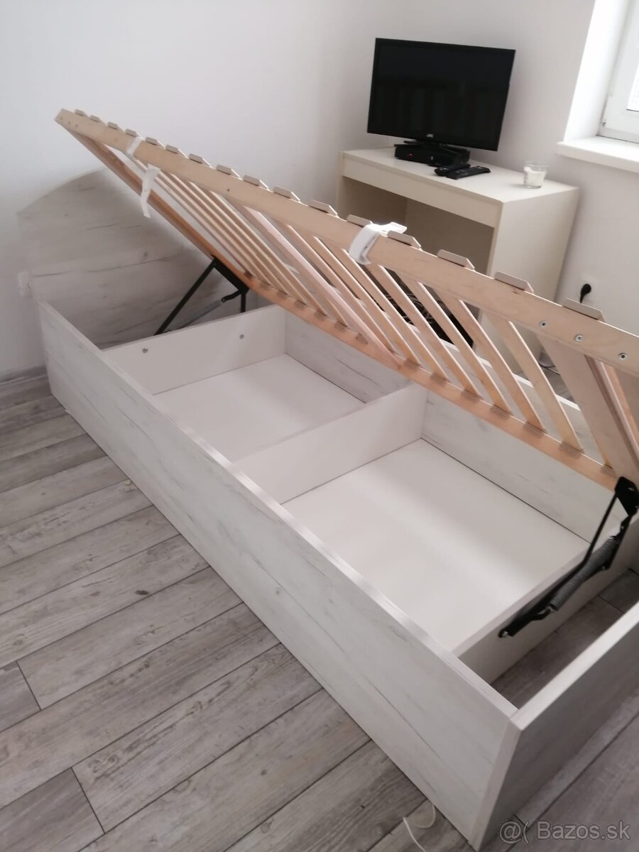 Jednolôžková posteľ s matracom - 4