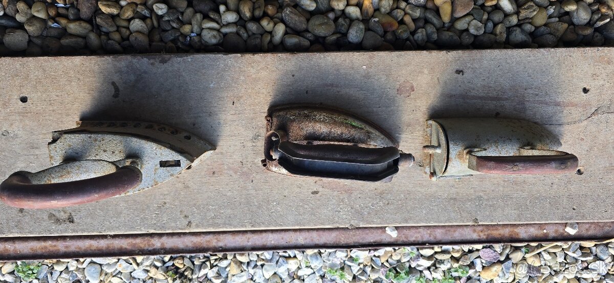 Staré žehličky 3ks - 4