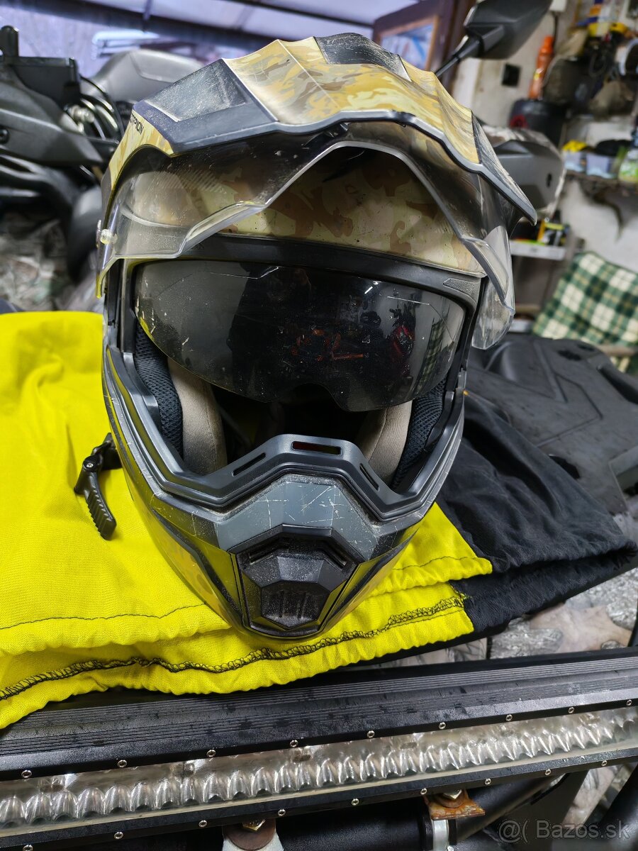 Použité prilby - 4
