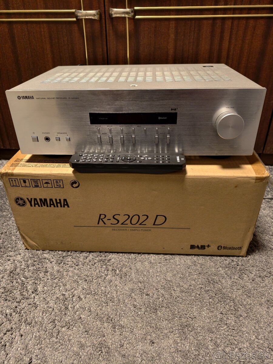 Yamaha - 4