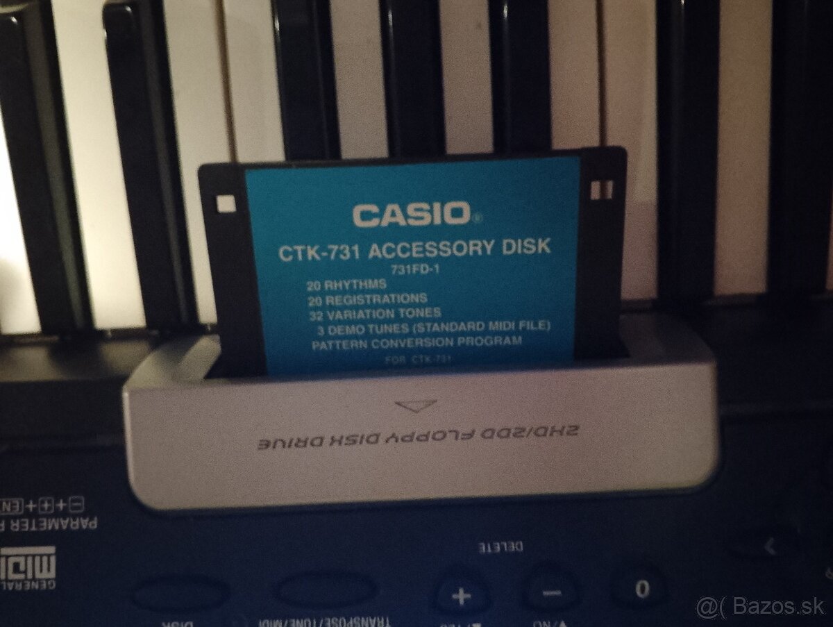 Predám klávesy Casio CKT-731 - 4