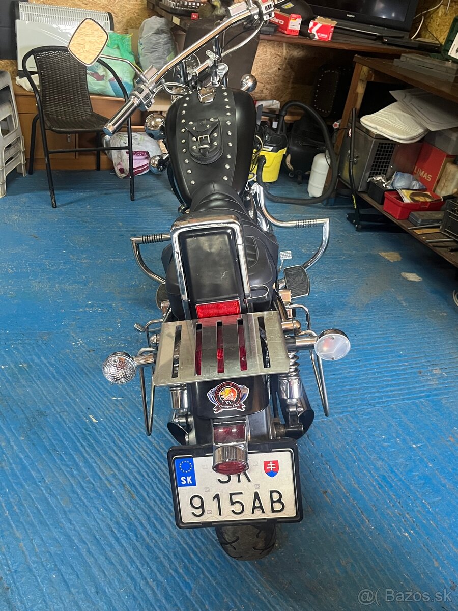 Suzuki Intruder VS800 GL - 4