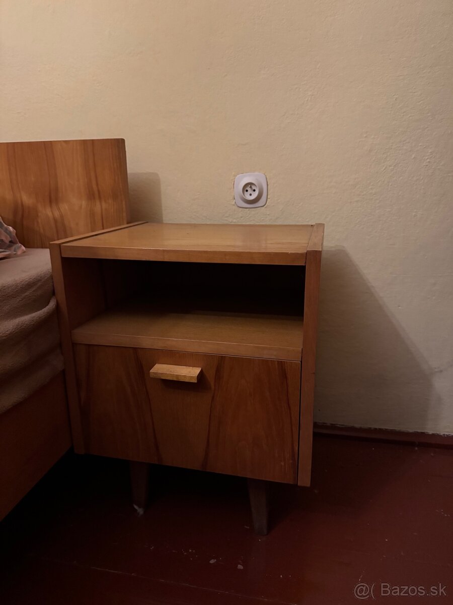 Drevená spálňová zostava - 4