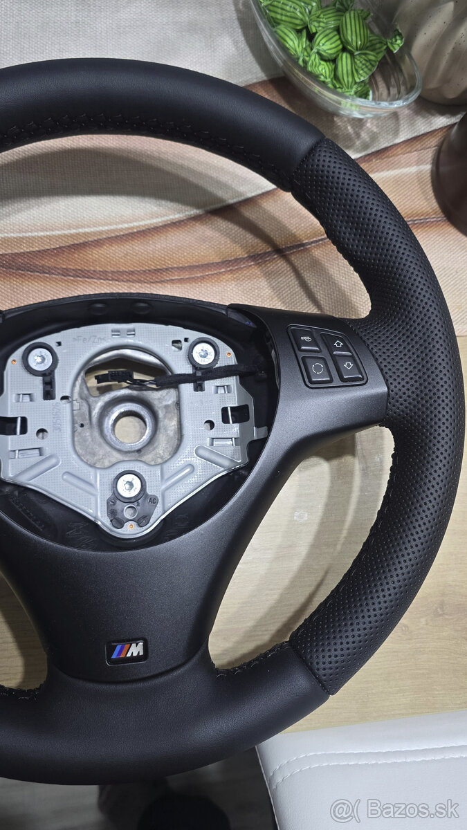 VOLANT BMW E90 E91 E92 E93 E82 M E90M M packet - 4