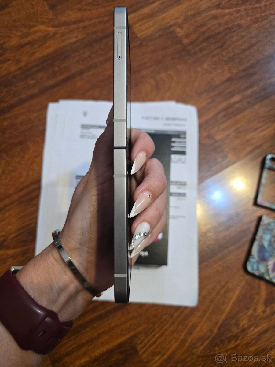 Samsung Z Flip 6 512GB - 4