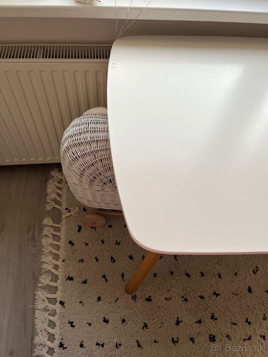 Jedálenský stol - 4