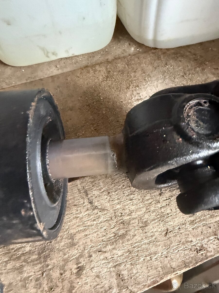 Hnací kardanovým hriadeľ na MANITOU - 4