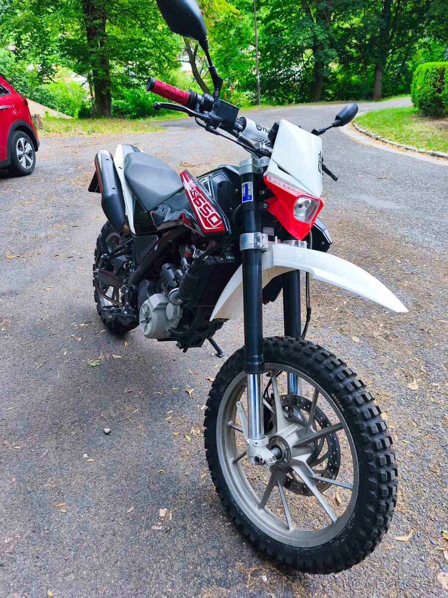 Husqvarna 650 tr strada