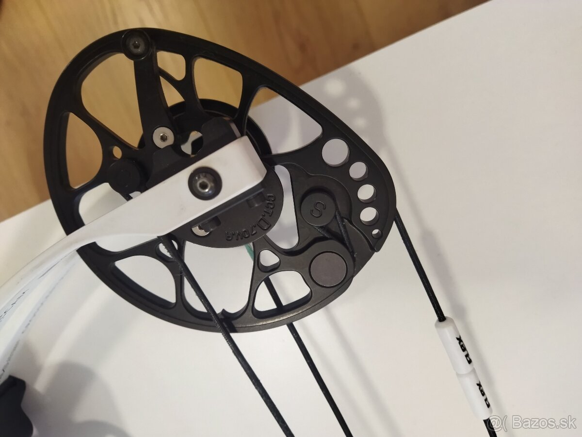 Mathews TRX8 40" - 4