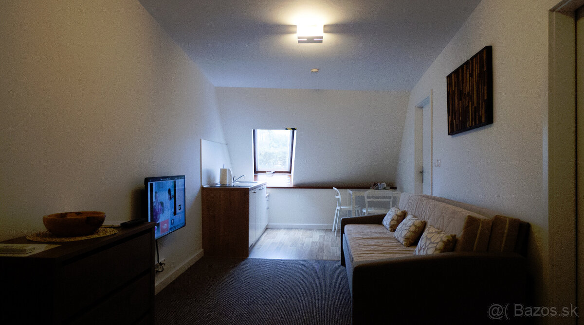 Moderné a útulné ubytovanie pre pracovné skupiny 🛏️Komárno - 4