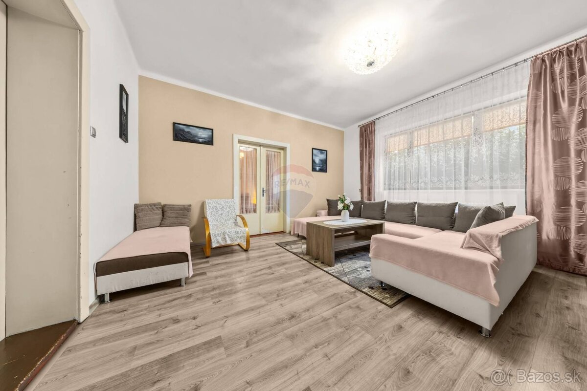REMAX ponúka na predaj rodinný dom s dvomi bytovými jednotka - 4