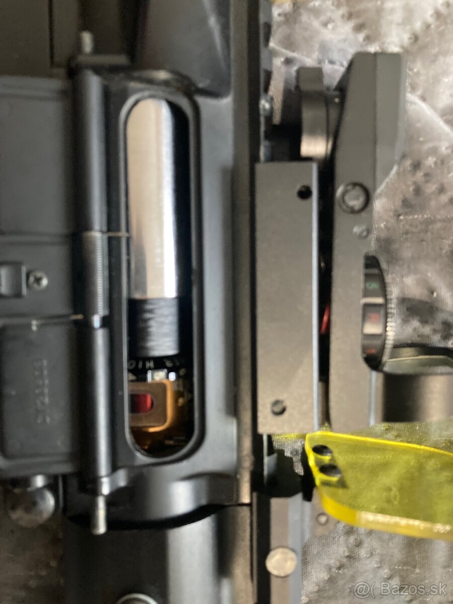 Predám airsoft AR15 - 4