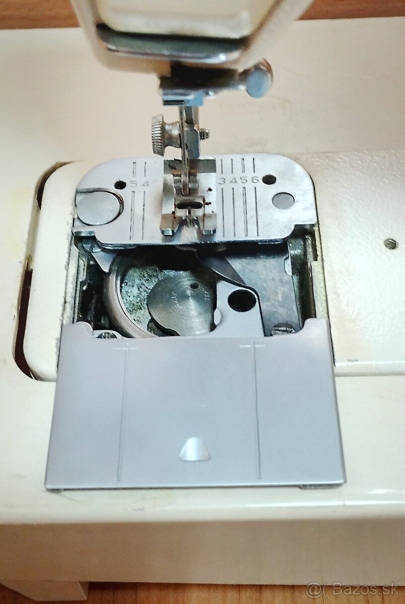 Šijací stroj LÚČNIK. - 4